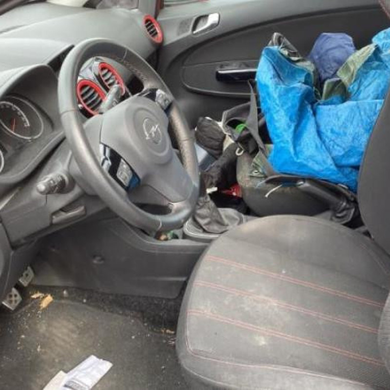 Feu arriere principal droit (feux) OPEL CORSA D Photo n°10