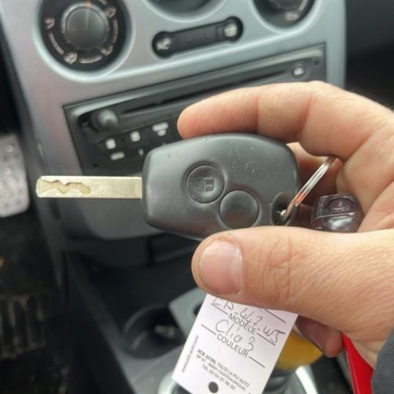 Antenne RENAULT CLIO 3 Photo n°11