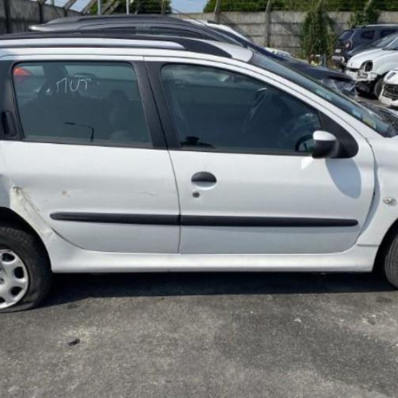 Verin de lunette arriere PEUGEOT 206 Photo n°11