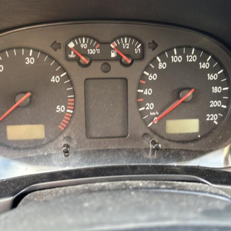 Feu arriere principal gauche (feux) VOLKSWAGEN GOLF 4 Photo n°19