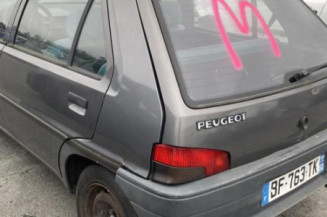 Moteur essuie glace arriere PEUGEOT 106