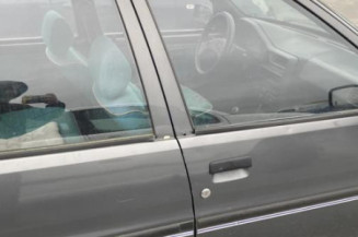 Moteur essuie glace arriere PEUGEOT 106