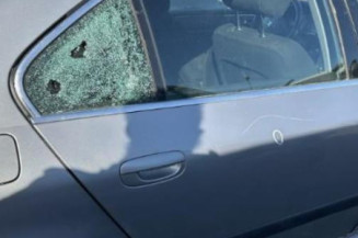 Serrure avant droit PEUGEOT 607