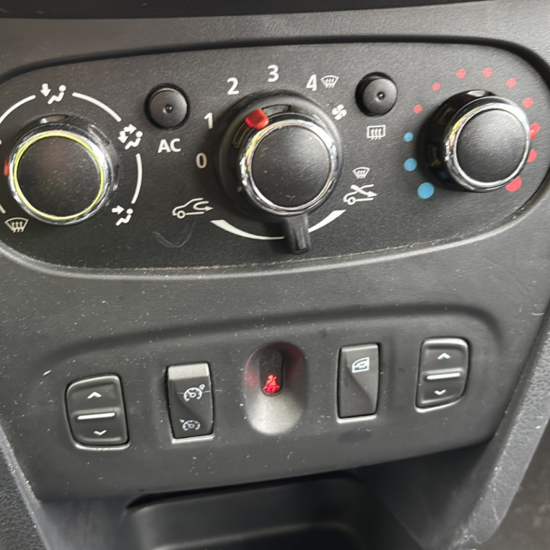 DACIA SANDERO 2 PHASE 1 1.5 BLUE DCI - 8V TURBO Photo n°15