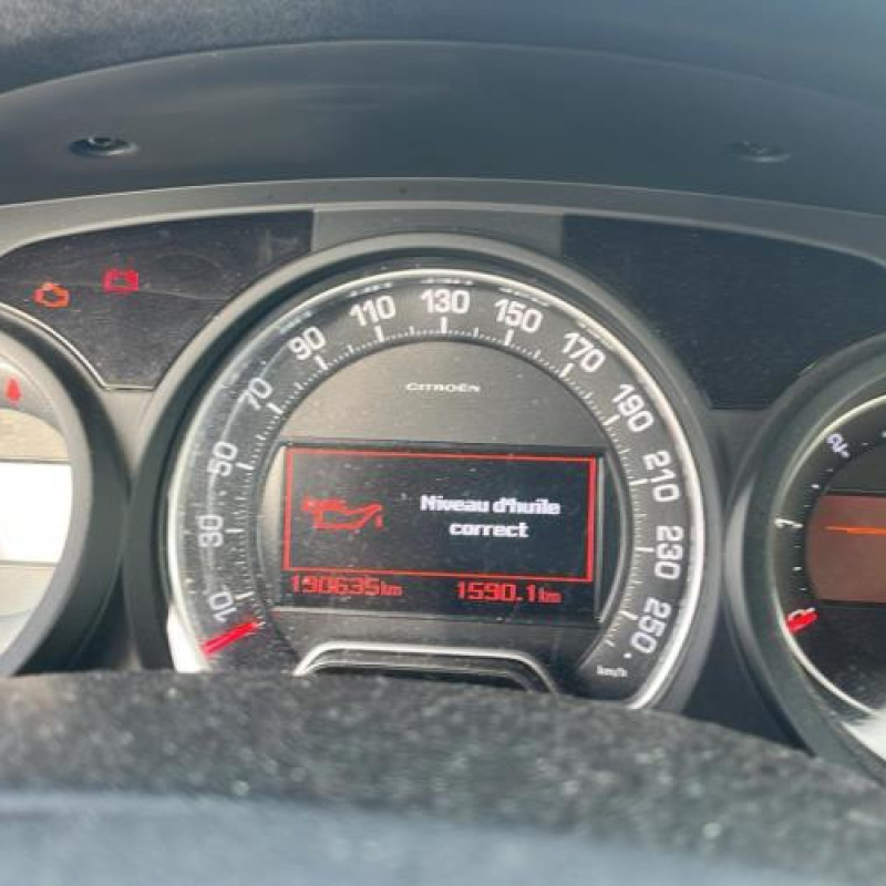 Vitre arriere droit CITROEN C5 2 Photo n°19