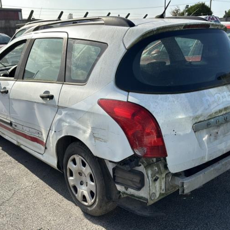 Baguette de coffre PEUGEOT 308 1 SW Photo n°8