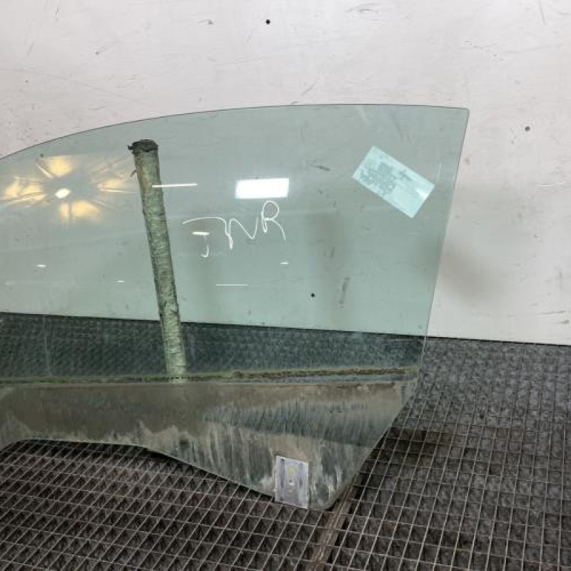 Vitre avant gauche RENAULT MEGANE 2 Photo n°4