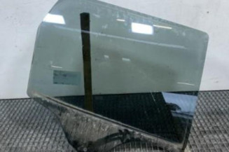 Vitre arriere droit DACIA DUSTER 2 Photo n°1