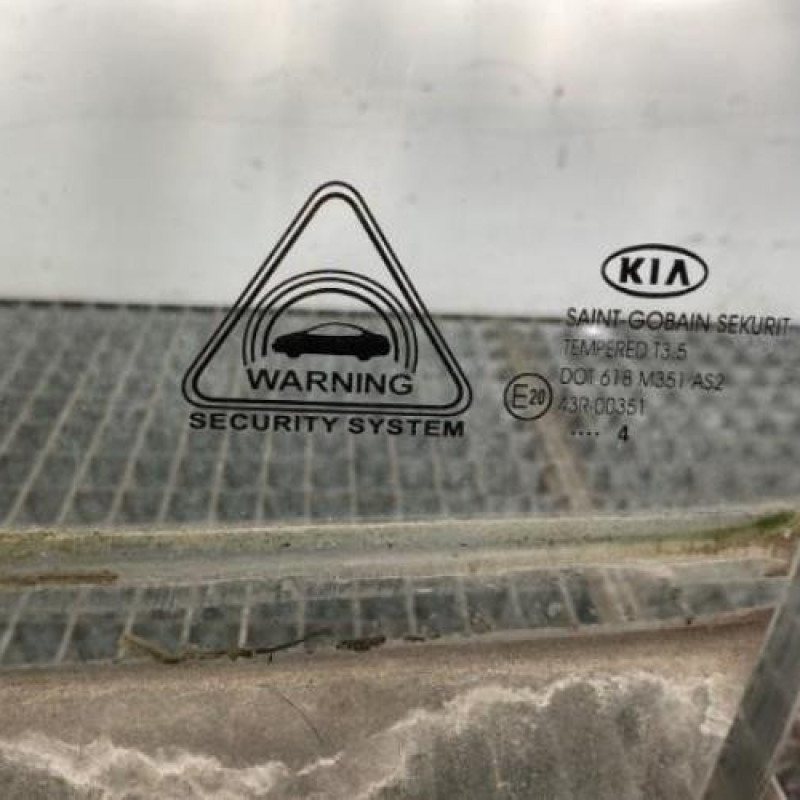 Vitre avant gauche KIA SPORTAGE 3 Photo n°4