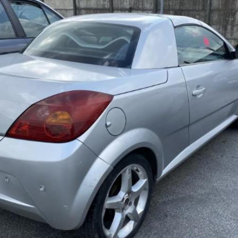 Vitre avant droit OPEL TIGRA 2 Photo n°9