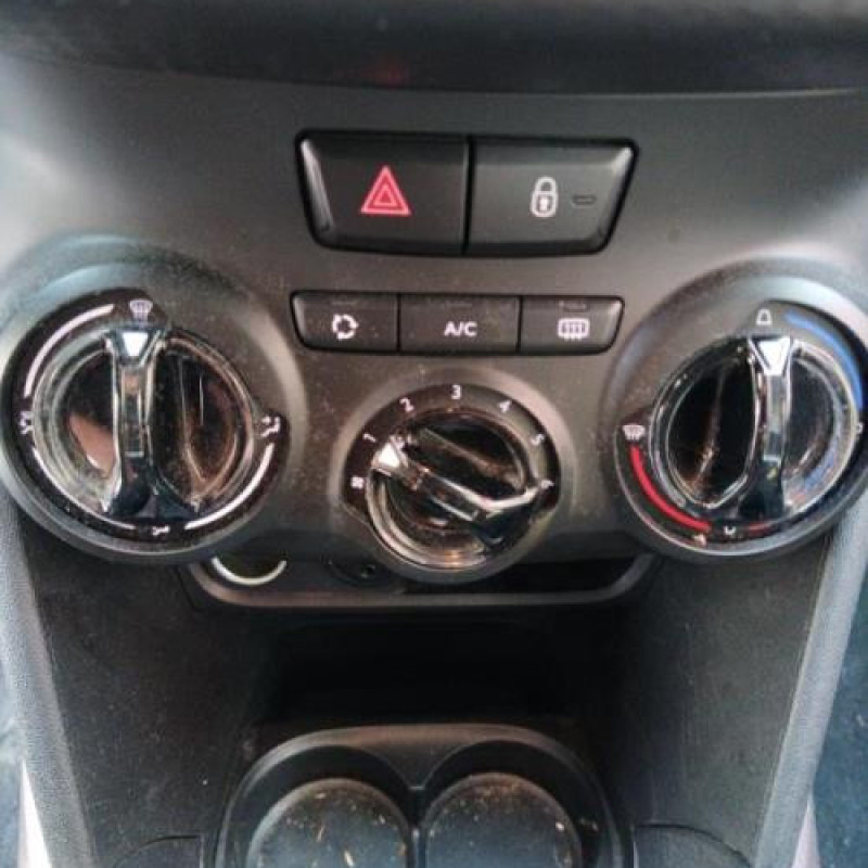 Vitre arriere droit PEUGEOT 2008 1 Photo n°17