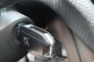 Vitre arriere droit PEUGEOT 2008 1