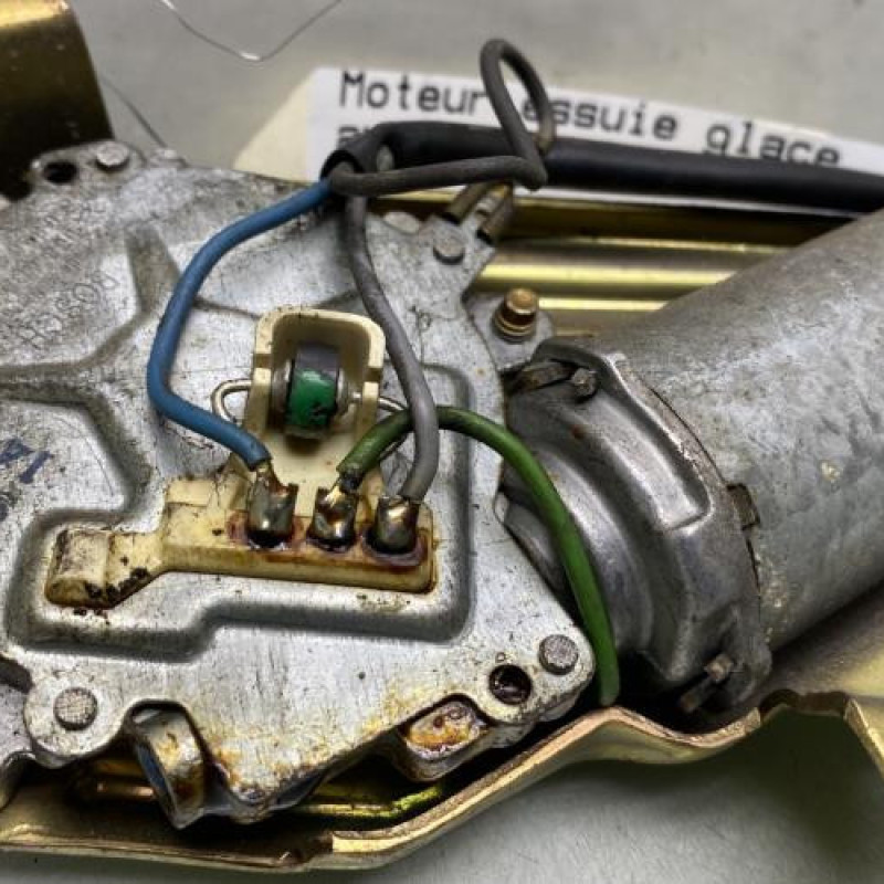 Moteur essuie glace arriere RENAULT R19 Photo n°4