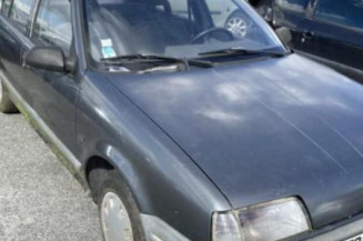 Moteur essuie glace arriere RENAULT R19