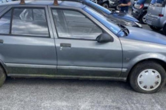 Moteur essuie glace arriere RENAULT R19