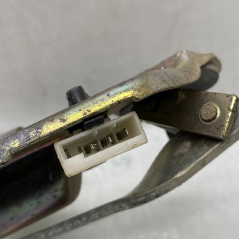 Moteur essuie glace arriere RENAULT R19 Photo n°3