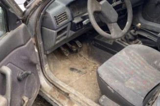 Moteur essuie glace arriere RENAULT R19