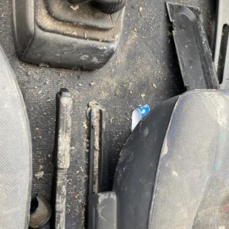 Moteur essuie glace arriere RENAULT R19 Photo n°18