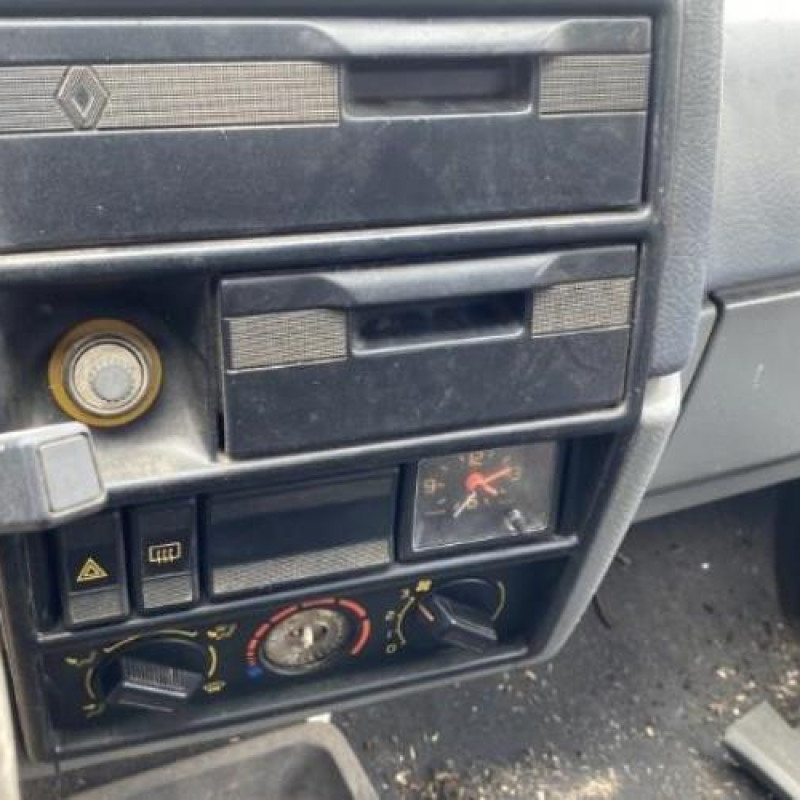 Moteur essuie glace arriere RENAULT R19 Photo n°19