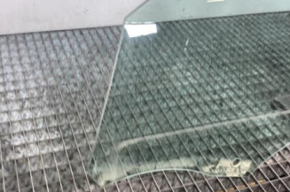 Vitre avant gauche PEUGEOT 2008 2