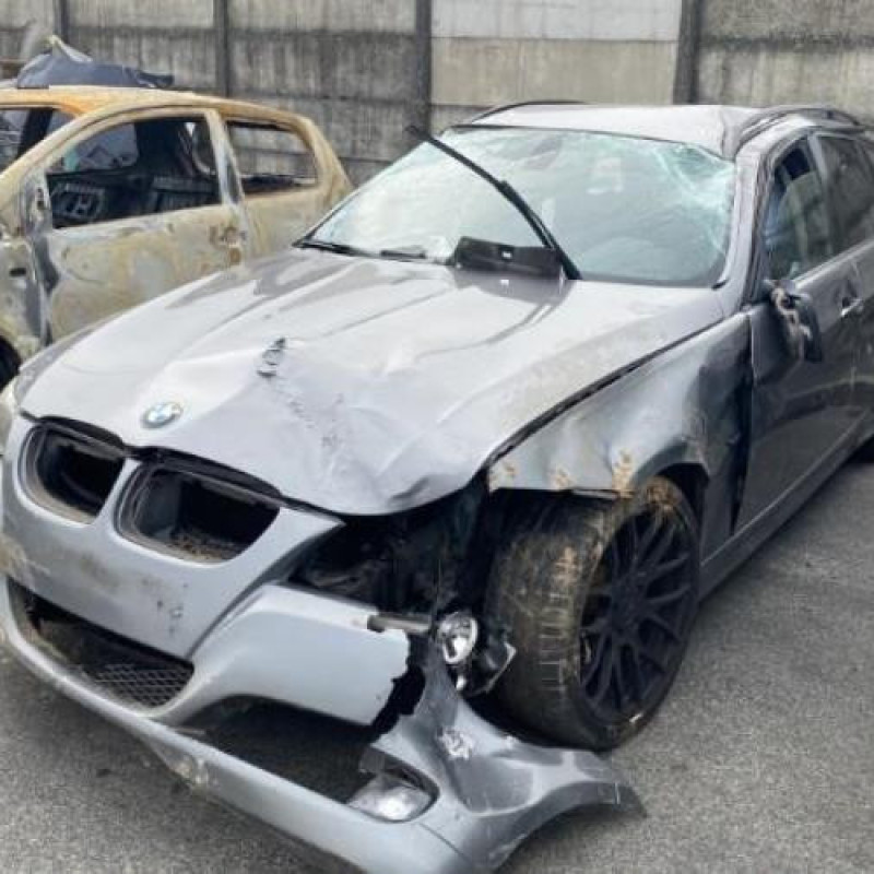 Custode arriere gauche (porte) BMW SERIE 3 E91 Photo n°6