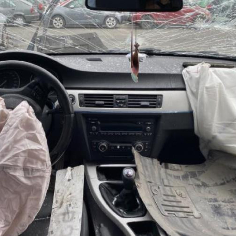 Custode arriere gauche (porte) BMW SERIE 3 E91 Photo n°16