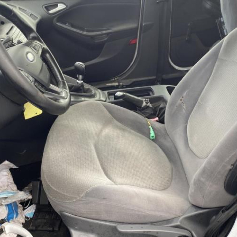 Vitre arriere gauche FORD FOCUS 3 Photo n°16