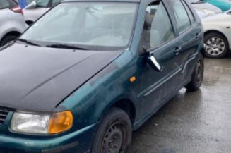 Vitre avant droit VOLKSWAGEN POLO 3