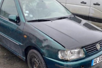 Vitre avant droit VOLKSWAGEN POLO 3