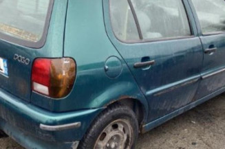 Vitre avant droit VOLKSWAGEN POLO 3