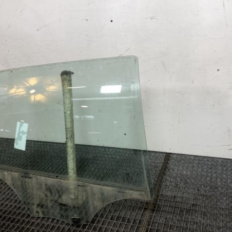 Vitre arriere droit PEUGEOT 2008 1