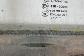 Vitre arriere droit PEUGEOT 2008 1