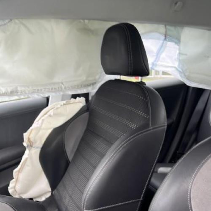 Vitre arriere droit PEUGEOT 2008 1 Photo n°13