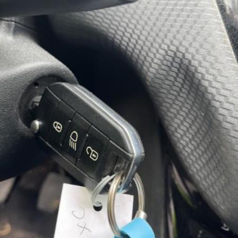 Vitre arriere droit PEUGEOT 2008 1 Photo n°18