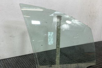 Vitre avant droit PEUGEOT 2008 1