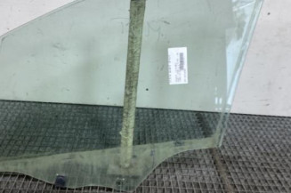 Vitre avant droit PEUGEOT 2008 1