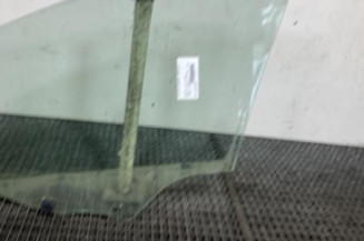 Vitre avant droit PEUGEOT 2008 1