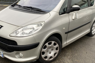 PEUGEOT 1007 1.4 HDI - 8V TURBO Photo n°1