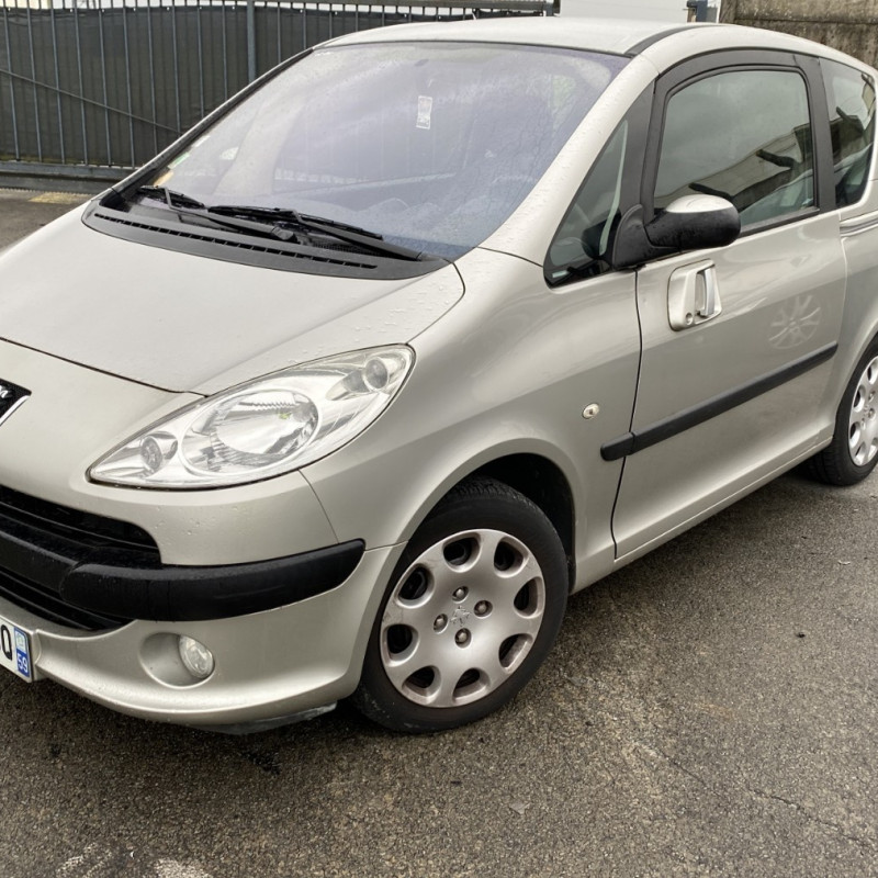 PEUGEOT 1007 1.4 HDI - 8V TURBO Photo n°1