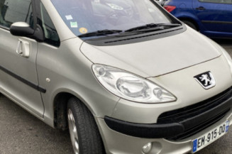 PEUGEOT 1007 1.4 HDI - 8V TURBO