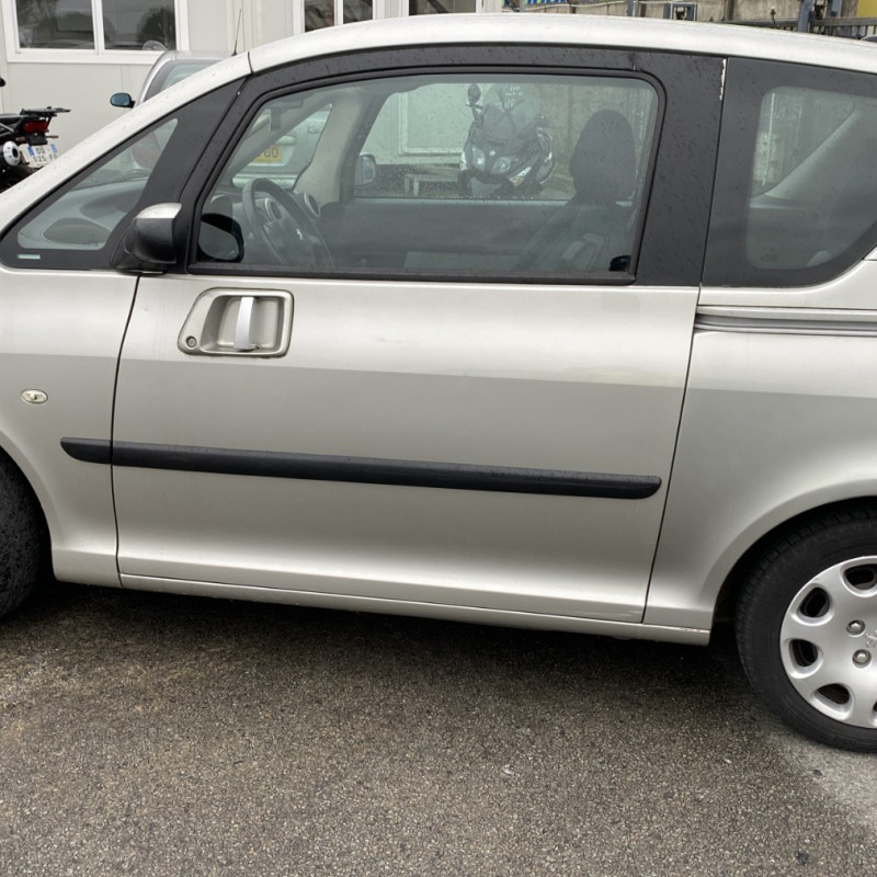 PEUGEOT 1007 1.4 HDI - 8V TURBO Photo n°6