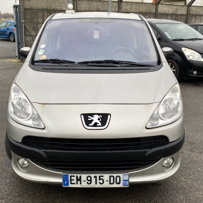 PEUGEOT 1007 1.4 HDI - 8V TURBO Photo n°8