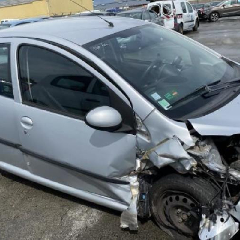 Pretensionneur de ceinture avant droit PEUGEOT 107 Photo n°10