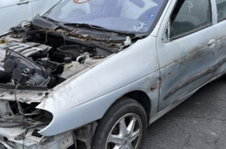 Malle/Hayon arriere RENAULT MEGANE 1