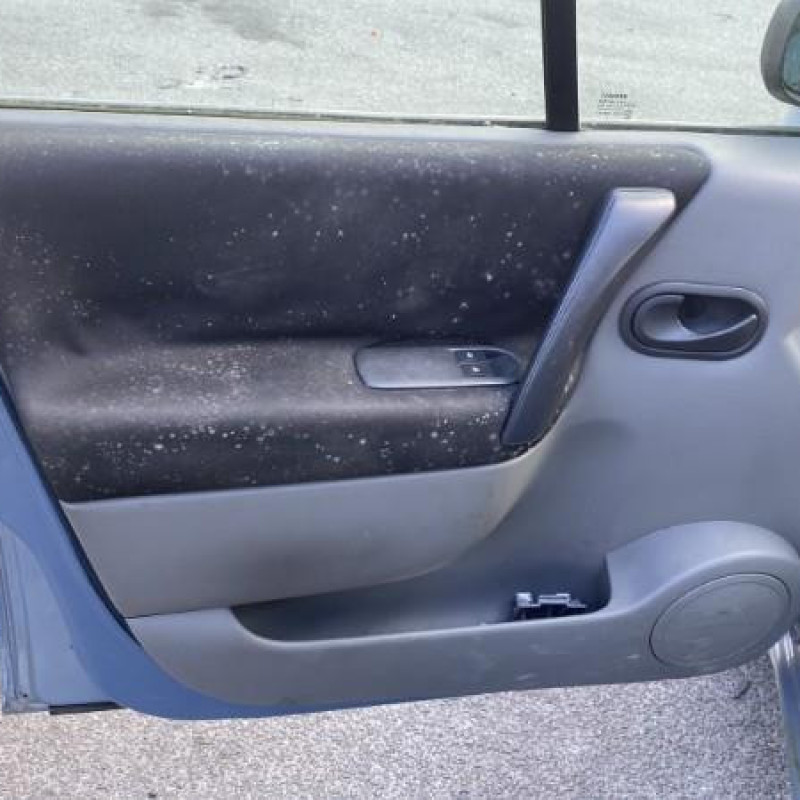 RENAULT SCENIC 2 PHASE 1 1.5 DCI - 8V TURBO Photo n°11
