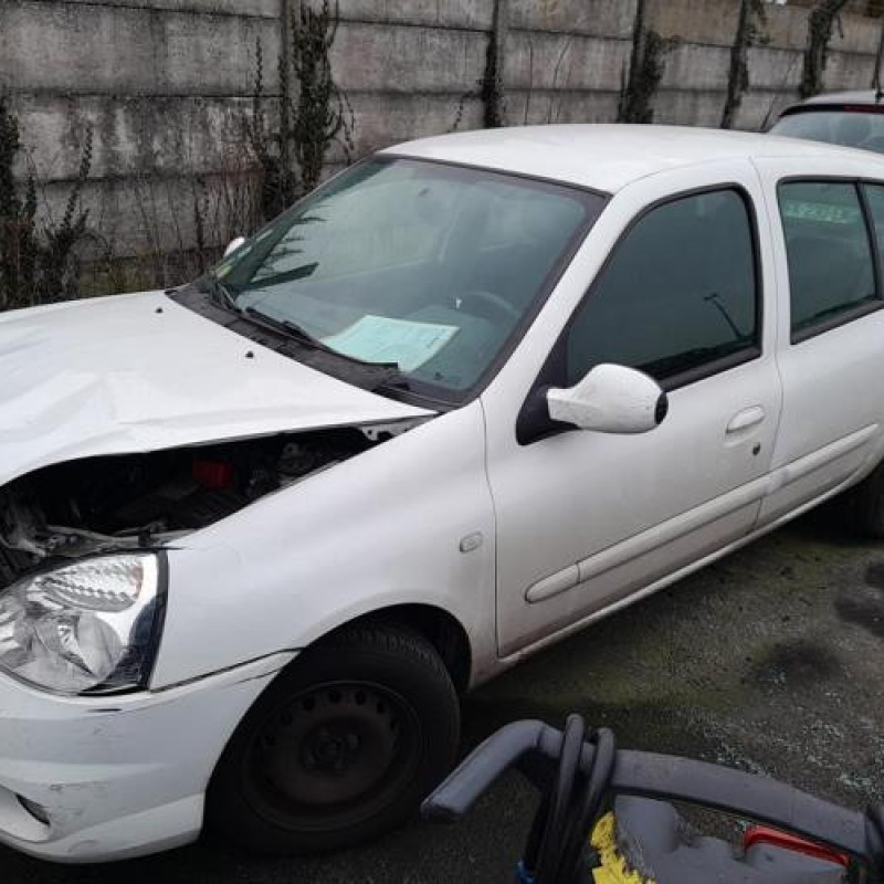 Malle/Hayon arriere RENAULT CLIO 2 CAMPUS Photo n°14