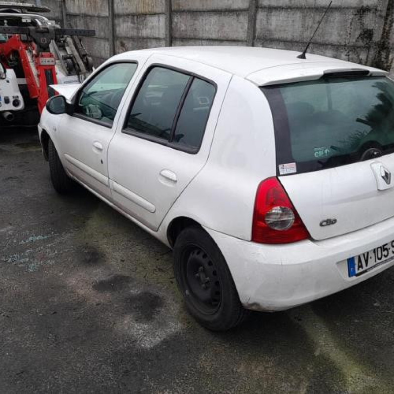 Malle/Hayon arriere RENAULT CLIO 2 CAMPUS Photo n°16
