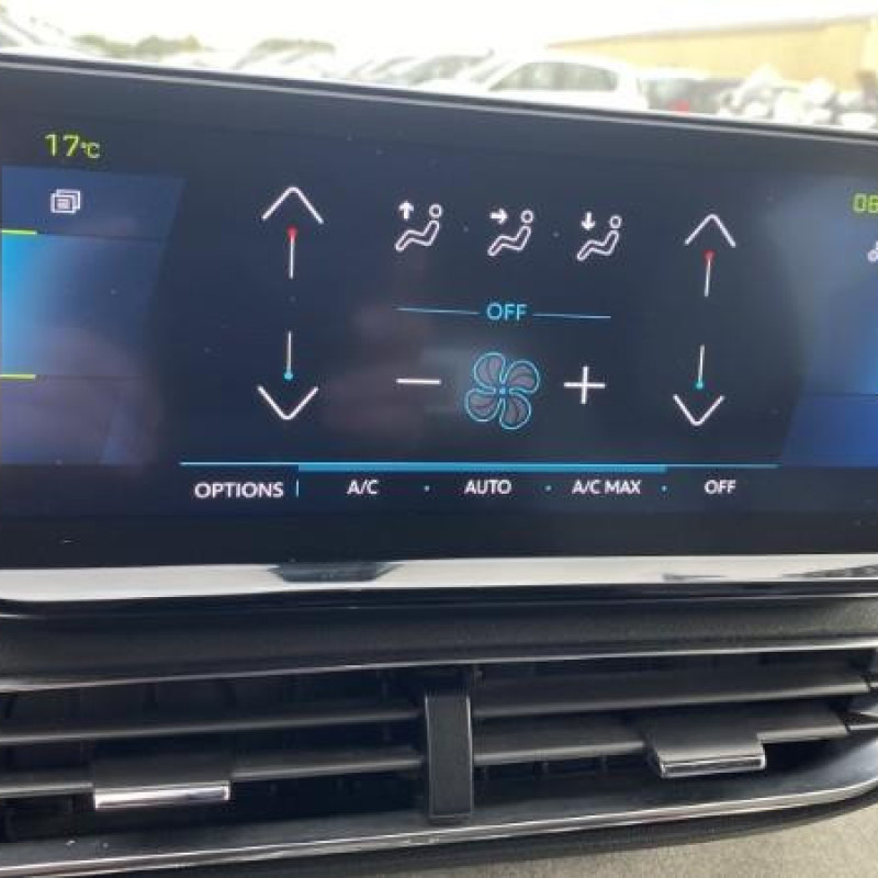 PEUGEOT 3008 2 PHASE 2 1.6i - 16V TURBO HYBRID 4X4 Photo n°17