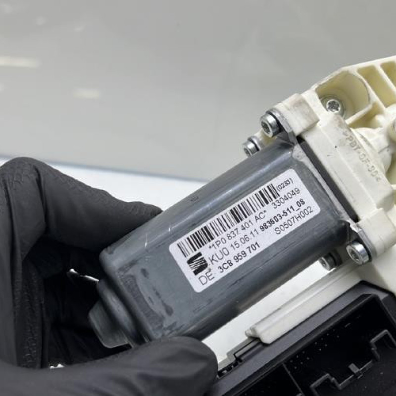Leve vitre electrique avant gauche SEAT LEON 2 Photo n°7