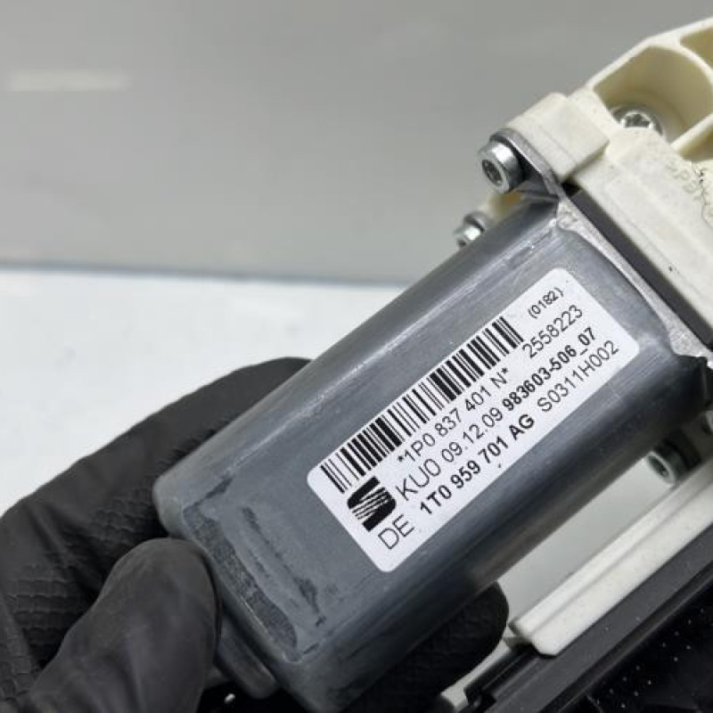 Leve vitre electrique avant gauche SEAT LEON 2 Photo n°5